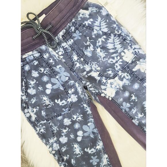 NEW Anthropologie The Nomad Blue and White Joggers - XS - Picture 7 of 10